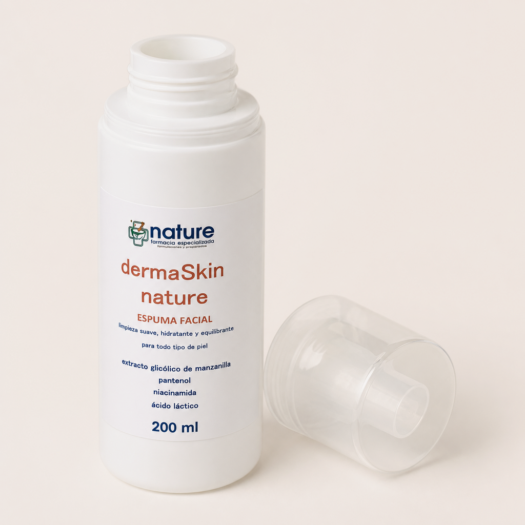 Derma Skin Nature — el envase abierto, con la tapa al costado