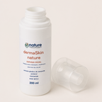 Derma Skin Nature — el envase abierto, con la tapa al costado