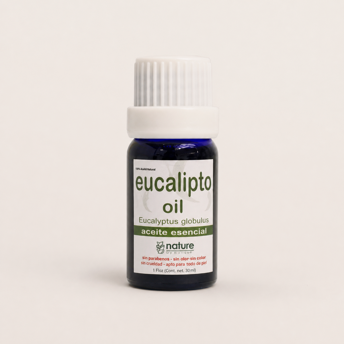 Eucalipto Oil (aceite esencial) — el envase sobre fondo claro