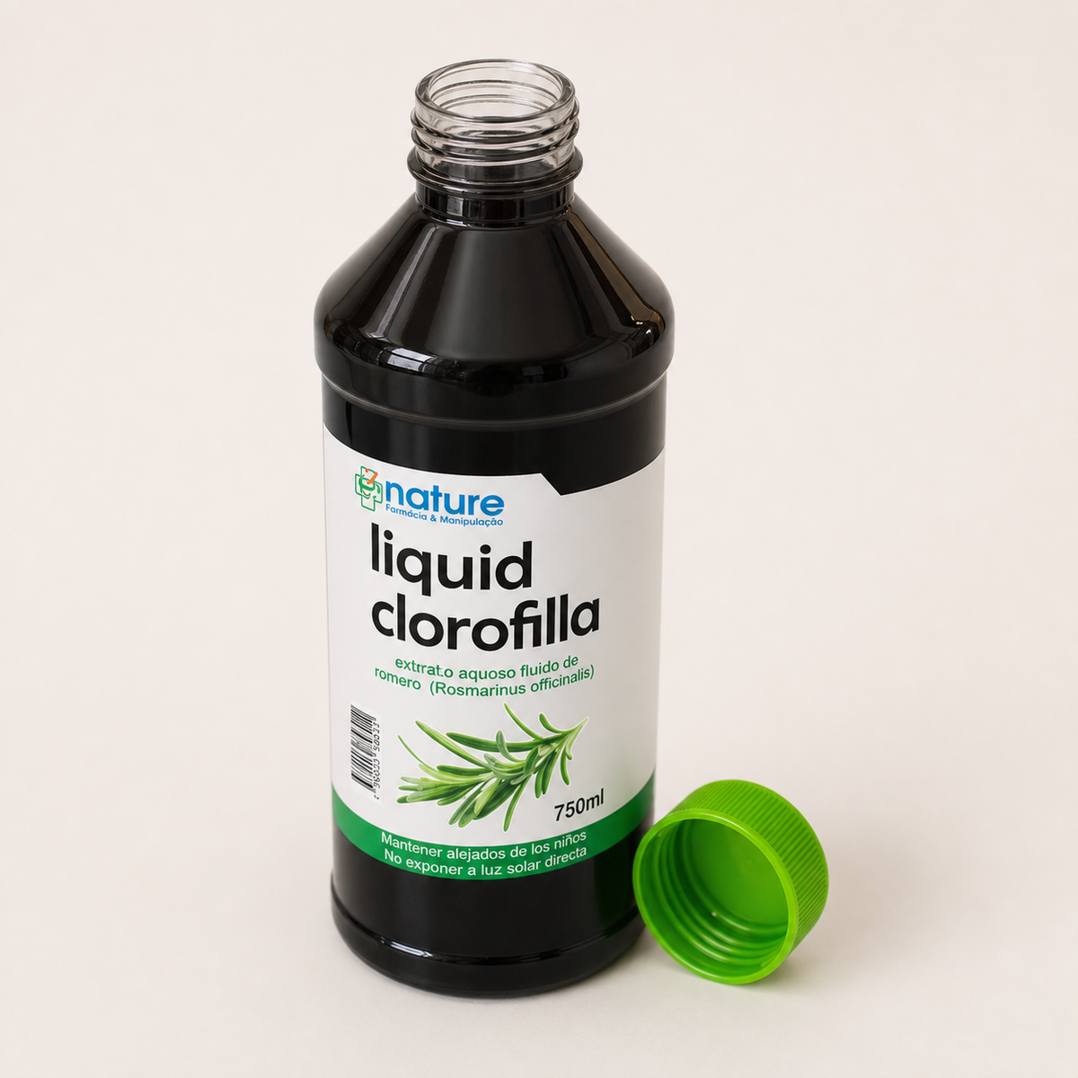 Liquid Clorofilla — el envase abierto, con la tapa al costado